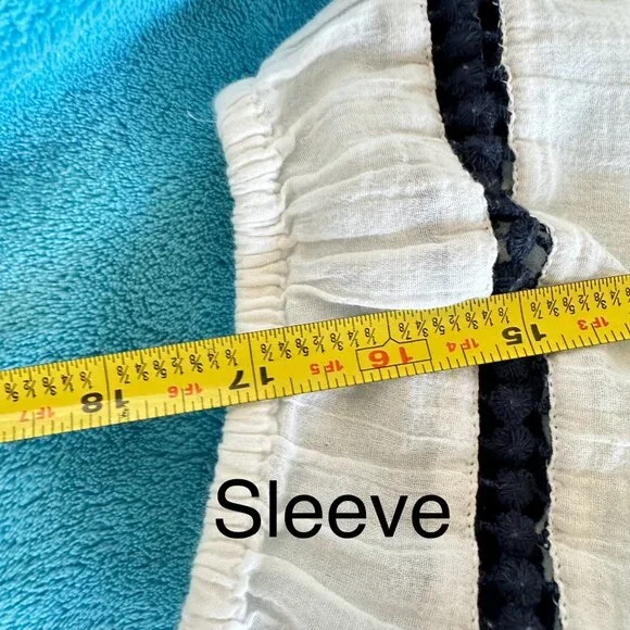 J.Jill White Peasant Blouse Size M 100% Cotton Blue Crochet Detail Boho Beach - Picture 10 of 12